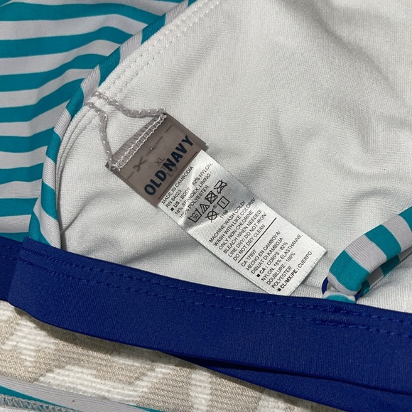 Old Navy 2 piece swim suit - Picture 5 of 8